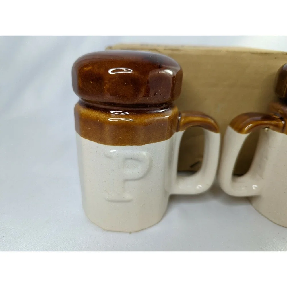 Vintage‎ Salt Pepper Shaker Set 5 Inch Taiwan Two Tone